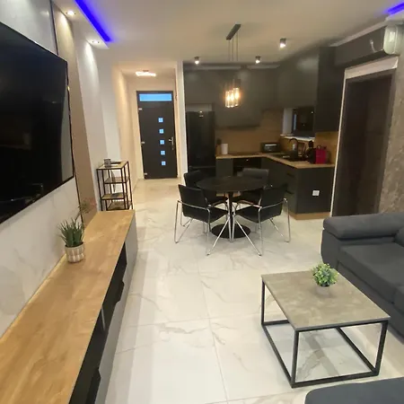 Waikiki House With Jacuzzi Apartment