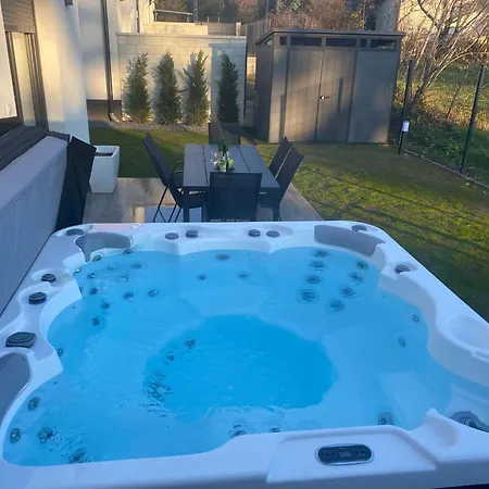 Waikiki House With Jacuzzi *