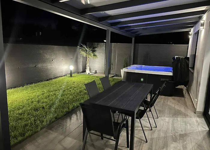 דירה Waikiki House With Jacuzzi